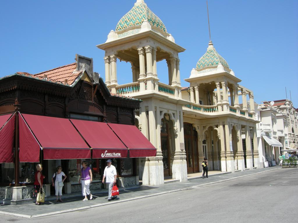 Hotel Bianchi เวียเรจโจ ภายนอก รูปภาพ
