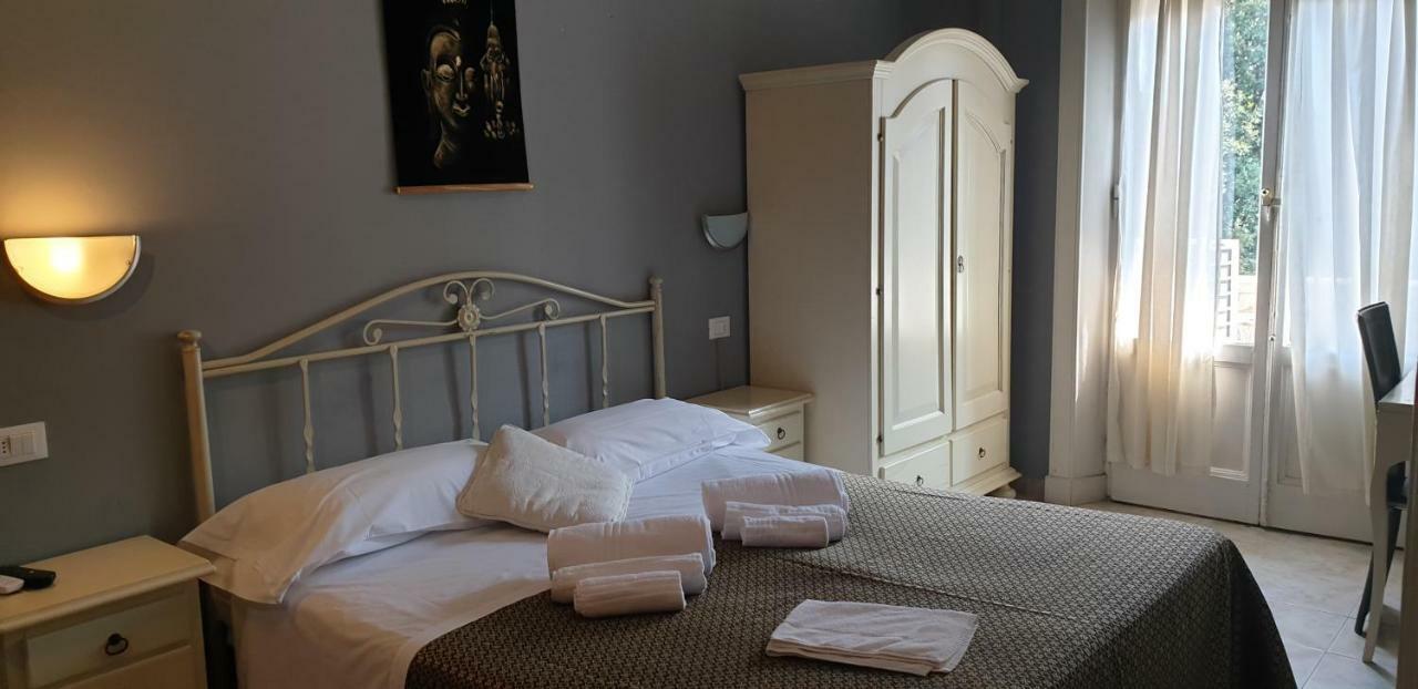 Hotel Bianchi เวียเรจโจ ภายนอก รูปภาพ