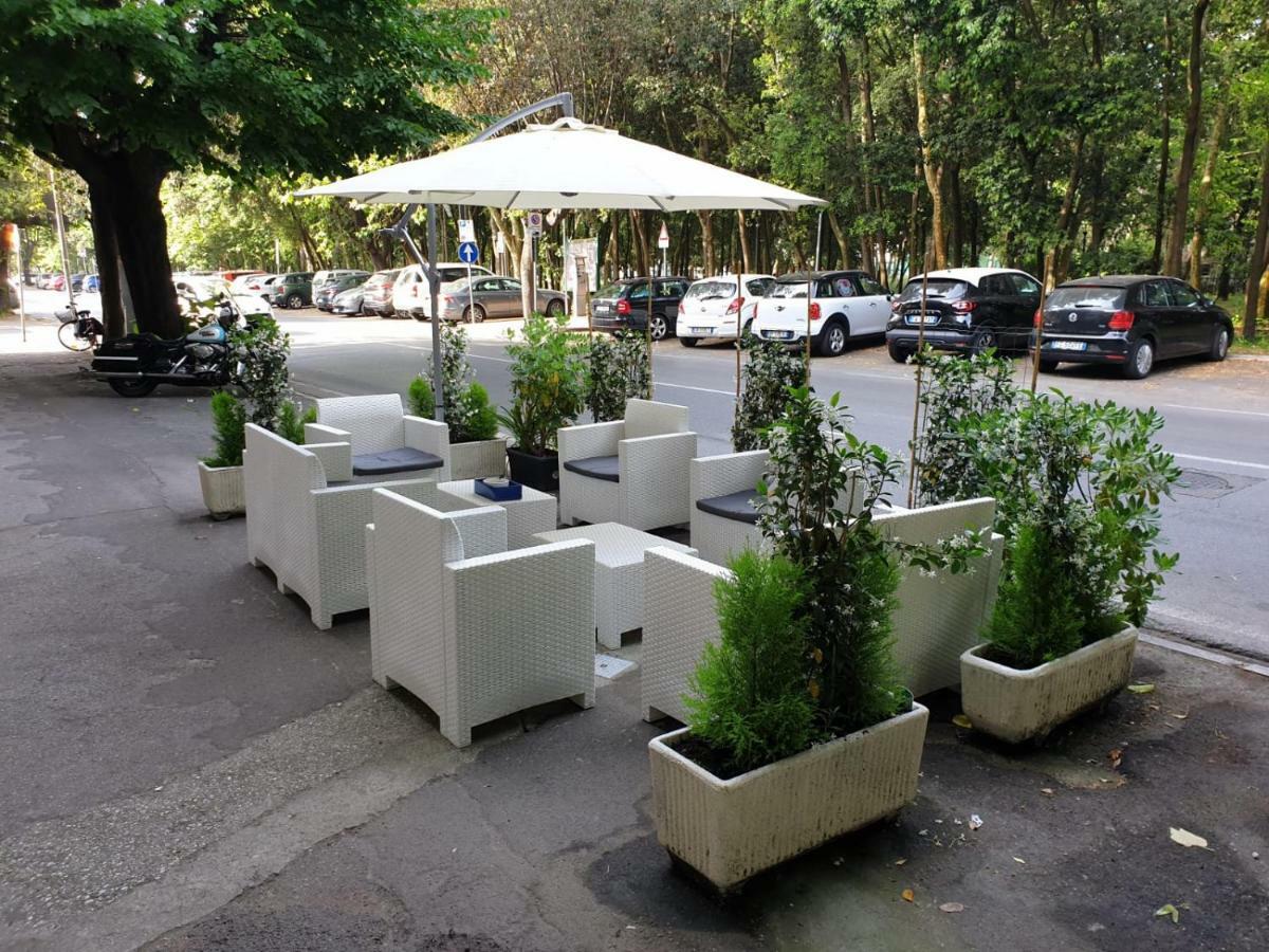 Hotel Bianchi เวียเรจโจ ภายนอก รูปภาพ